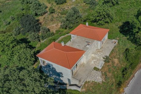 Detached home 400 sqm for sale