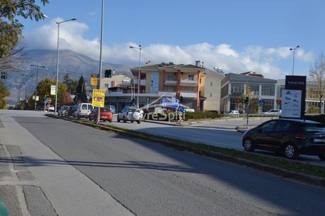Store 403,23sqm for rent-Ioannina » Center