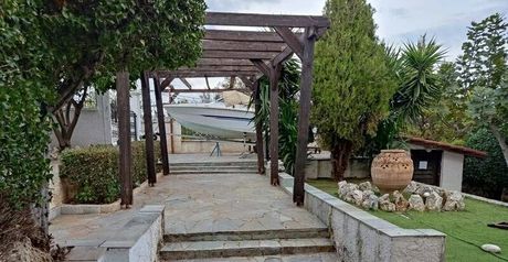 Villa 260sqm for sale-Spata » Center