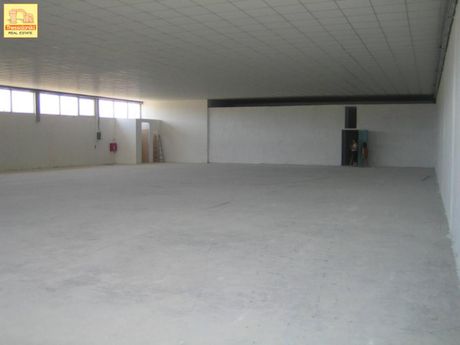 Industrial space 3.600sqm for sale-Migdonia » Center