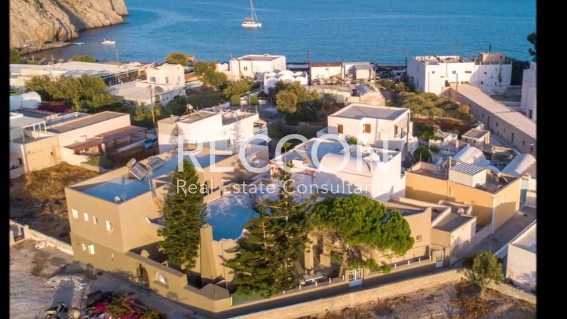 Ξενοδοχείο 400 τ.μ. προς πώληση, Θήρα