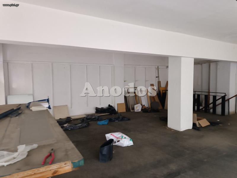 Κατάστημα 162 τ.μ. προς ενοικίαση, Γκράβα