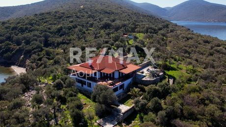 Villa 341sqm for sale-Trikeri » Kottes
