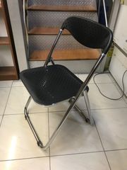Ενοικίαση, σπαστές καρέκλες και πλαστικά παιδικά πολύχρωμα καρεκλάκια