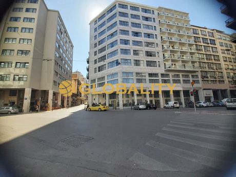 Business bulding 2.000sqm for sale-Kentro