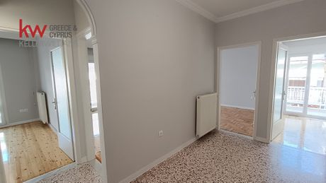 Office 95sqm for rent-Kalamaria