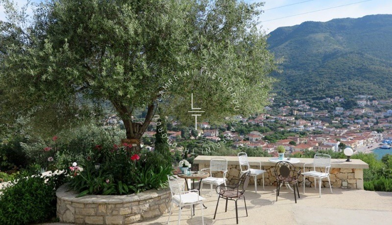 Συγκρότημα διαμερισμάτων 352 τ.μ. πρός πώληση, Ν. Κεφαλονιάς, Ιθάκη