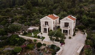 Συγκρότημα διαμερισμάτων 352 τ.μ. πρός πώληση, Ν. Κεφαλονιάς, Ιθάκη-thumb-5
