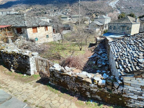Land plot 304 sqm for sale, Ioannina Prefecture, Papigko