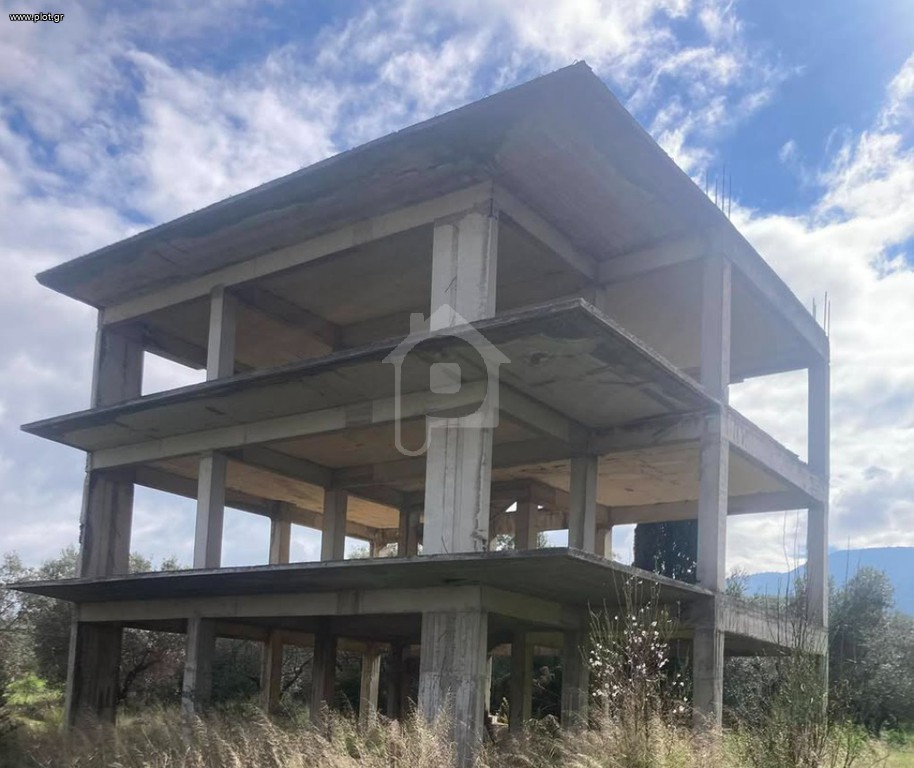 Κτίριο 360 τ.μ. προς πώληση, Λουκίσια