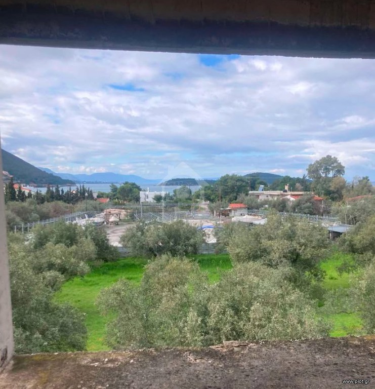 Κτίριο 360 τ.μ. προς πώληση, Λουκίσια