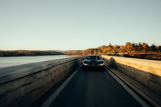 Bmw i8 2016-thumb-8