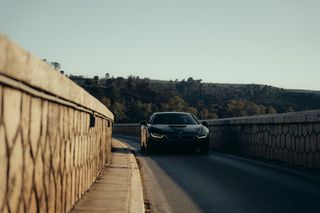Bmw i8 2016-thumb-2