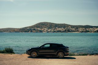 Porsche Cayenne 2021 COUPE TURBO S-thumb-1