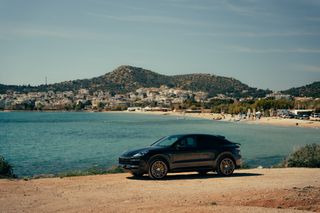Porsche Cayenne 2021 COUPE TURBO S-thumb-4