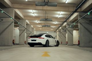 Porsche Panamera 2020 TURBO S-thumb-9