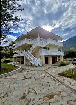 Μονοκατοικία 400 τ.μ. για πώληση