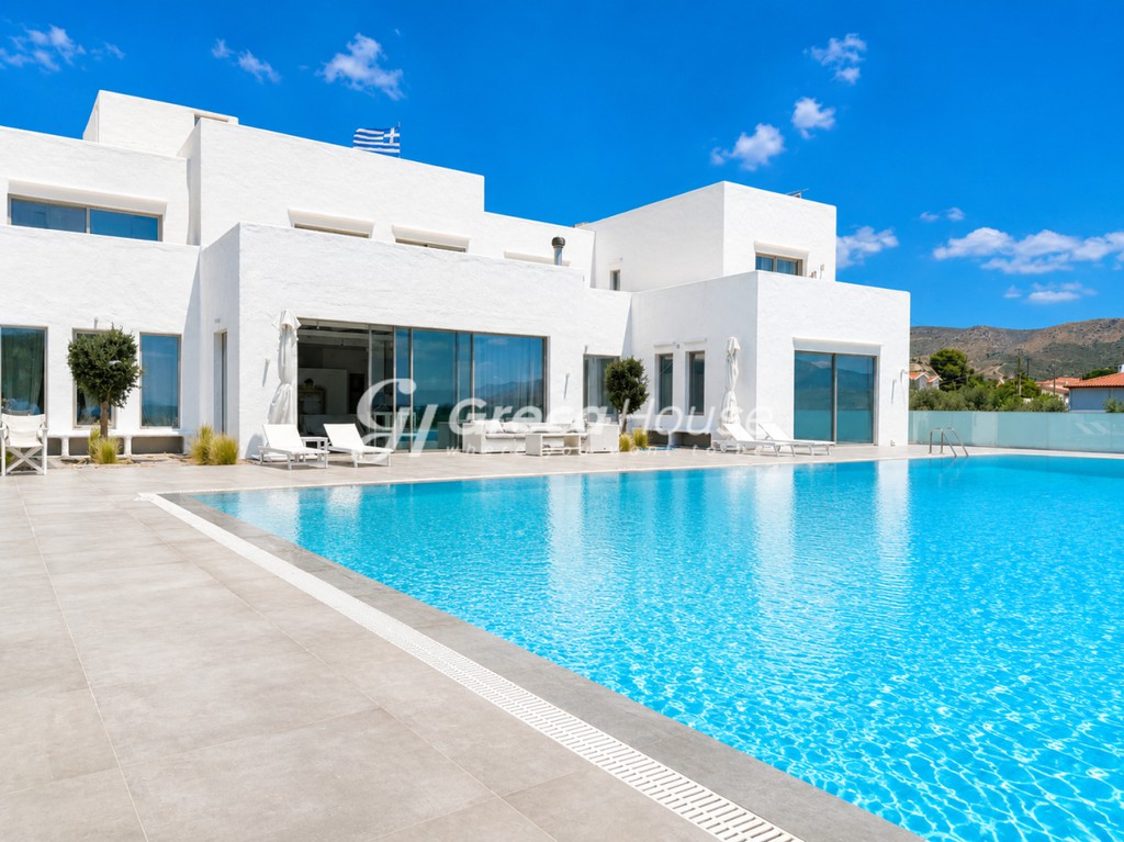 Βίλλα 740 τ.μ. πρός πώληση, Κορινθία, Σαρωνικός