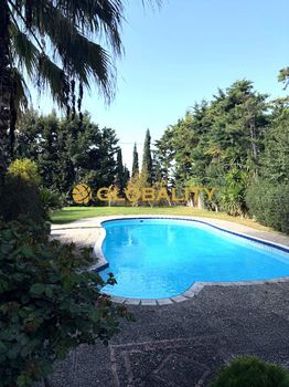 Business bulding 548sqm for rent-Marousi
