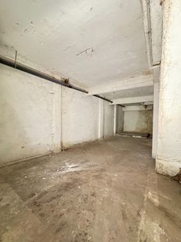 Αποθήκη 100τ.μ. για πώληση-Λευκός πύργος