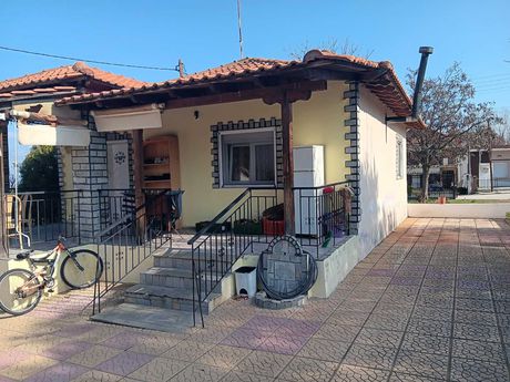 Μονοκατοικία 90τ.μ. για πώληση-Πικρολίμνη » Νέο αγιονέρι