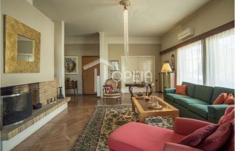 Διαμέρισμα 175τ.μ. για πώληση-Ανάβυσσος » Ανάβυσσος κέντρο
