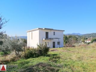 Συγκρότημα διαμερισμάτων 672 τ.μ. για πώληση