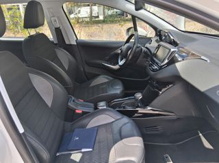 Peugeot 2008 2016-thumb-2
