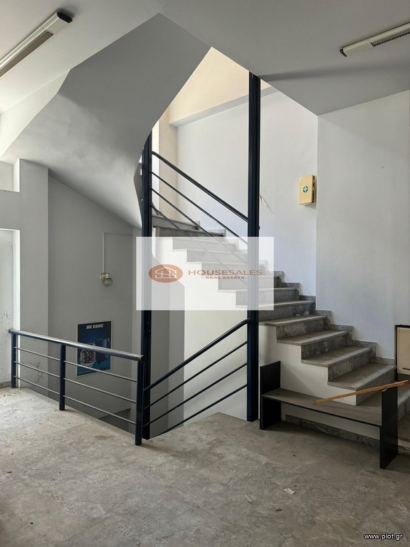 Αποθήκη 600 τ.μ. πρός πώληση, Πειραιάς, Ταμπούρια