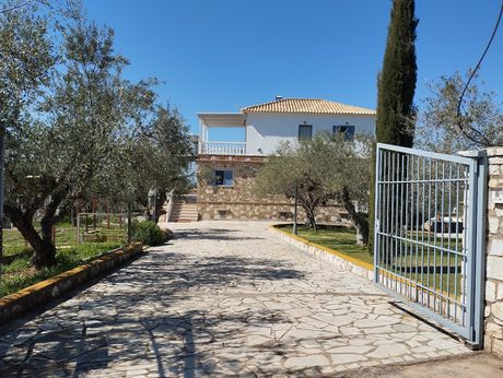 Μονοκατοικία 240 τ.μ. για πώληση
