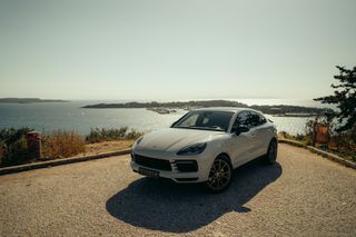 Porsche Cayenne 2020 COUPE-thumb-1