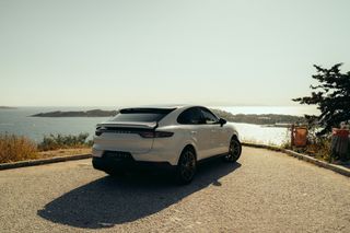 Porsche Cayenne 2020 COUPE-thumb-4