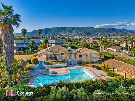 Βίλλα 335τ.μ. για πώληση-Καλαμάτα