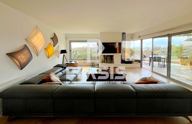Maisonette 250 sqm for sale, Athens - South, Glyfada