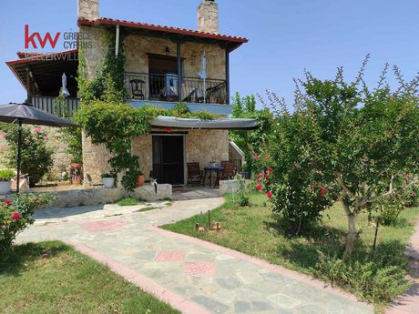 Συγκρότημα διαμερισμάτων 270τ.μ. για πώληση-Κασσάνδρα