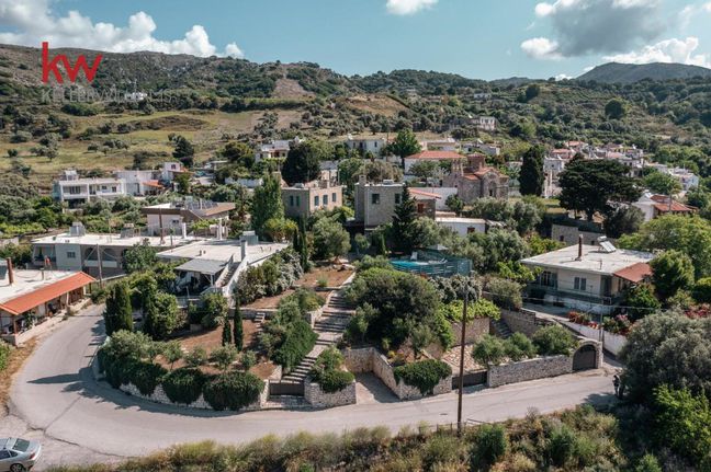 Apartment complex 216 sqm for sale, Rethymno Prefecture, Lampi