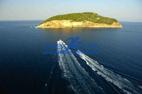Νησί 158.000τ.μ. για πώληση-Ελευθερές