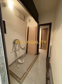Office 82sqm for rent-Mets - Kalimarmaro
