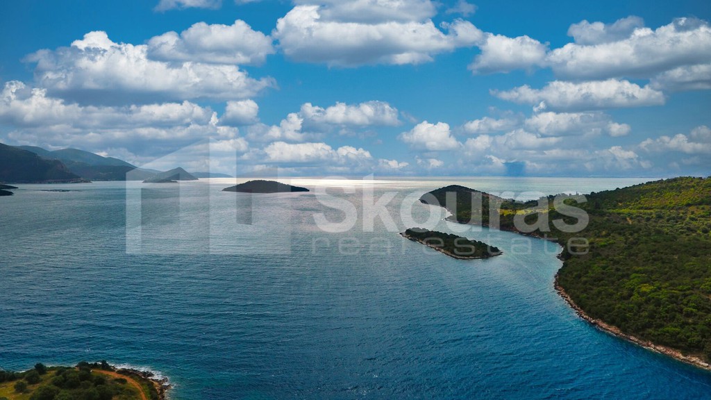 Οικόπεδο 4.085 τ.μ. προς πώληση, Τριζόνια