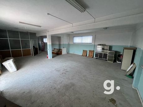 Business bulding 1.000sqm for sale-Drapetsona » Agios Fanourios