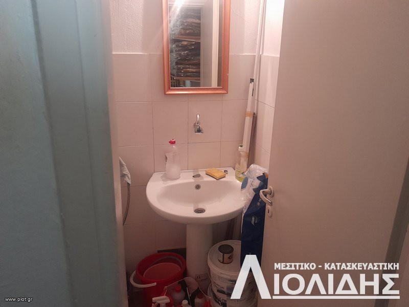 Κατάστημα 70 τ.μ. προς ενοικίαση, Χαριλάου