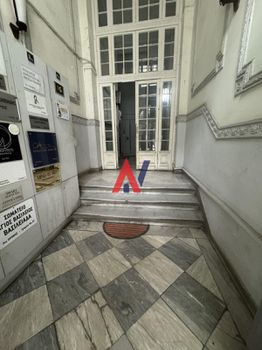 Επιχειρηματικό κτίριο 697 τ.μ. για πώληση