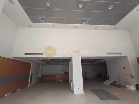 Store 200 sqm for rent