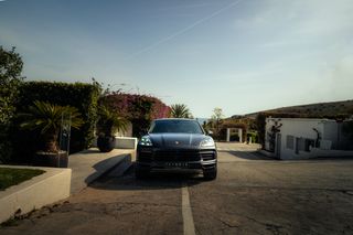 Porsche Cayenne 2019 E-Hybrid-thumb-5