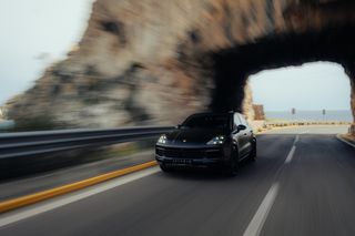 Porsche Cayenne 2019 E-Hybrid-thumb-1