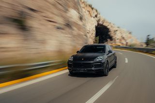 Porsche Cayenne 2019 E-Hybrid-thumb-3