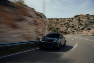 Porsche Cayenne 2019 E-Hybrid-thumb-15