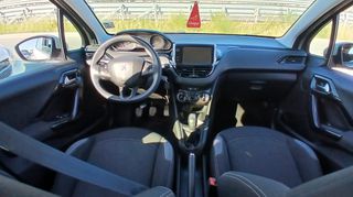 Peugeot 208 2016-thumb-3