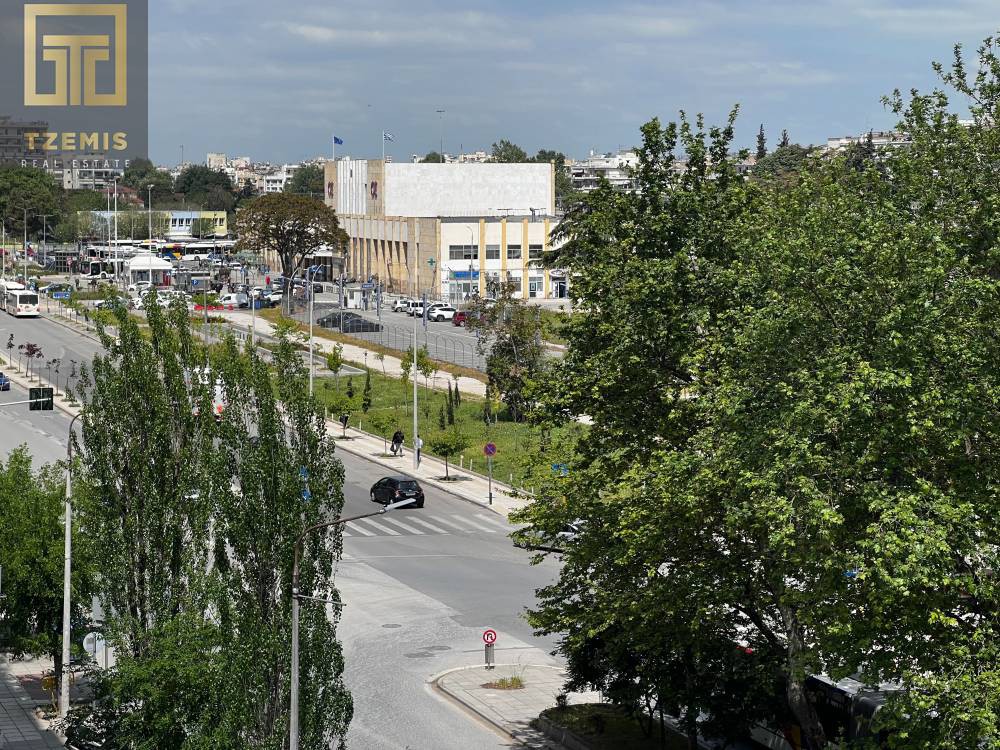 Επιχειρηματικό κτίριο 660 τ.μ. προς ενοικίαση, Βαρδάρης