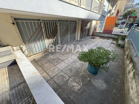 Αποθήκη 220τ.μ. για πώληση-Καλαμαριά » Άγιος παντελεήμων